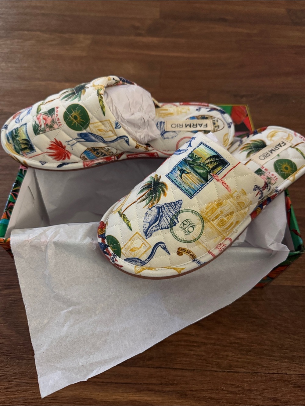 FARM Rio Hotel Slippers - Picture 2 of 3